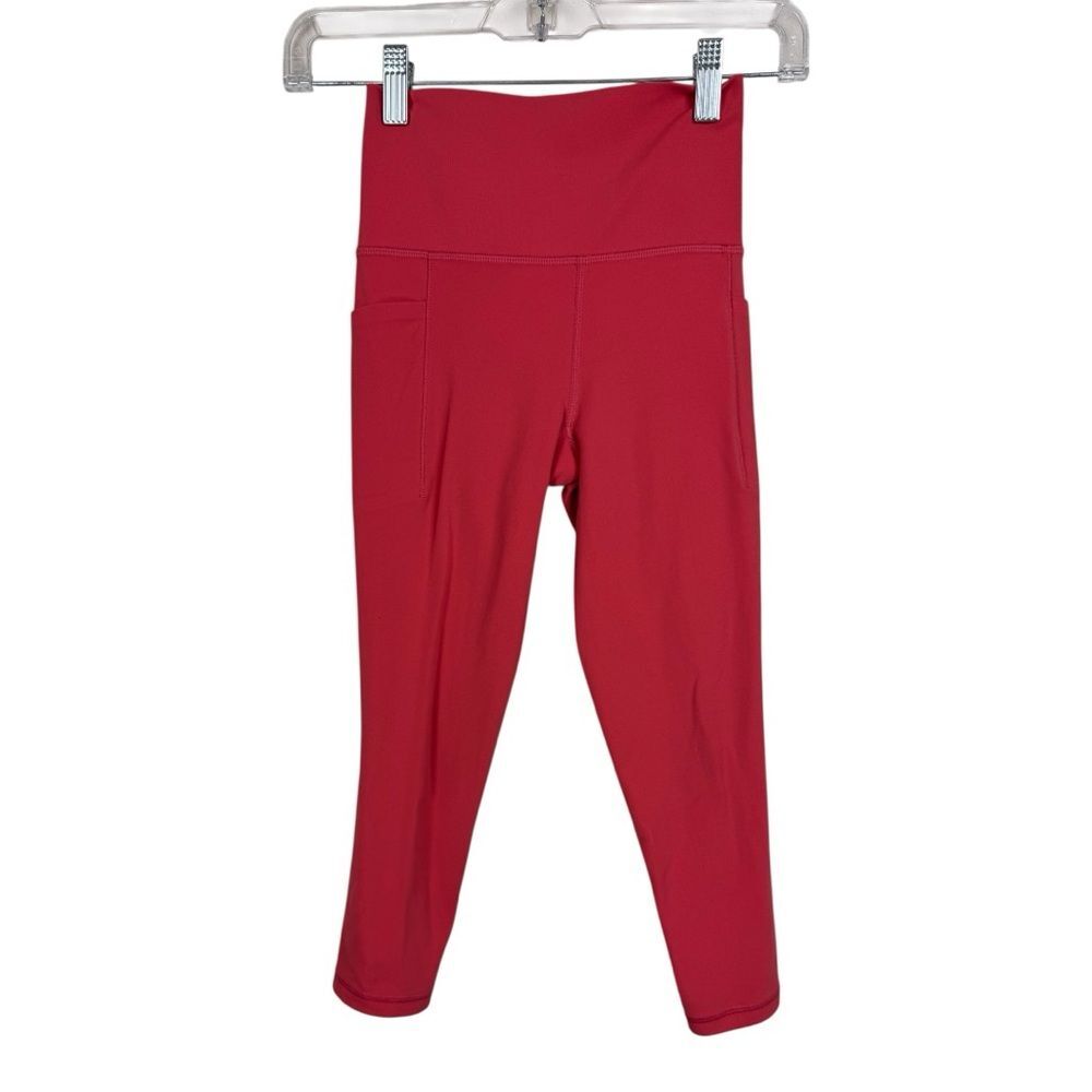 Athleta Salutation Stash Pocket II Capri Coral size XXS